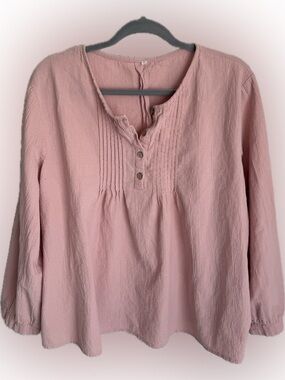 Soft Peach Textured Blouse 2X–3X Relaxed Fit Pintuck Button Front Top
